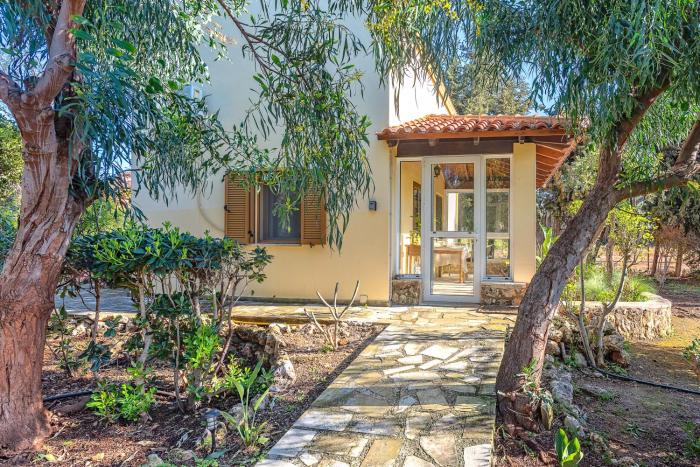 Astrelis Emerald Villa - Cozy house close to nature