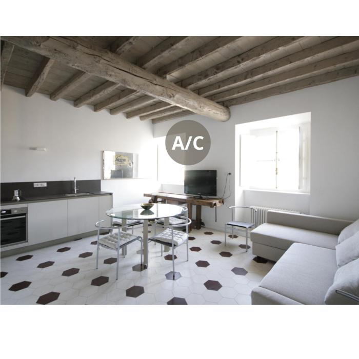 Design e storia nel cuore di Torino AC and Lift