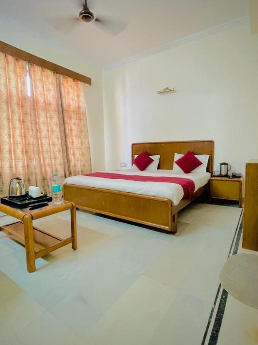 Hotel Har Ki Pauri with terrace Ganga view