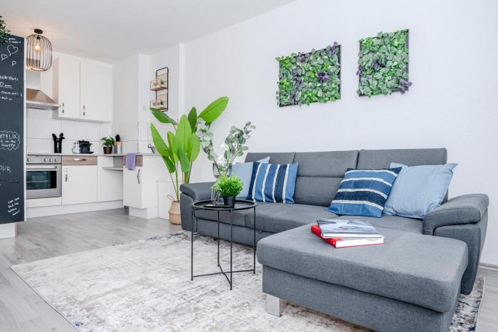 SpaceStays Mülheim Apartment Küche WIFI Zentral