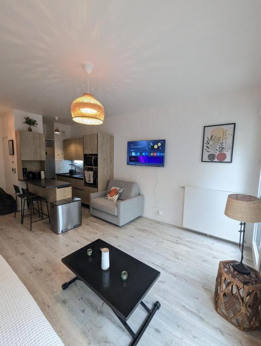 Stylish Apartment with Terrace