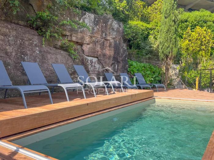 Villa with swimming pool and beach access on foot
