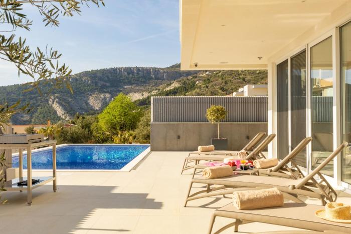 Pool apartment Maja & Petra