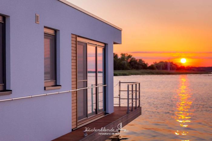 Floatinghouse KranichNest