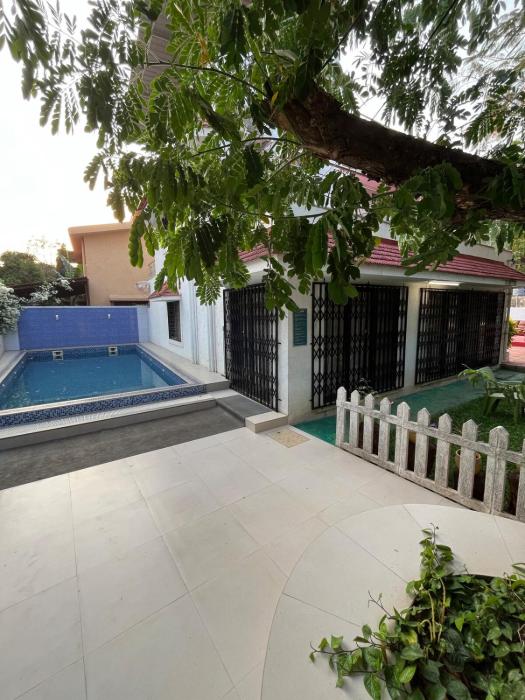 Royal Villa 2 - Luxurious 2BHK Villa with Huge Pvt Swimming Pool