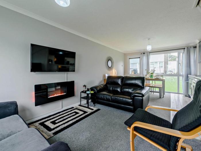 2 Bed in Freshwater East oc-fb211