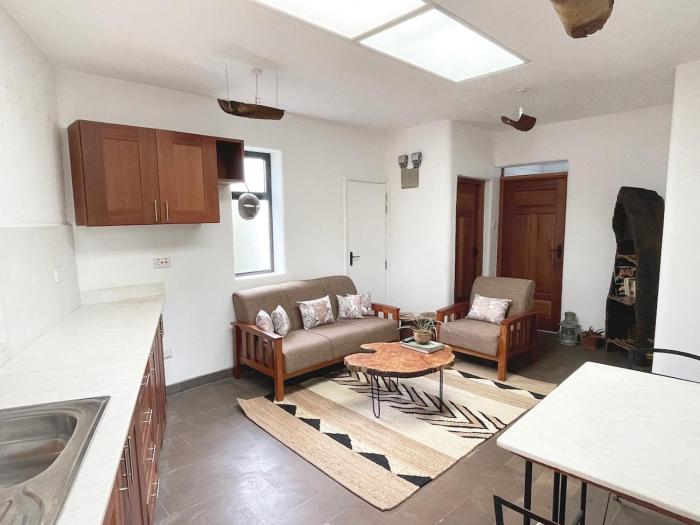 A stunning 2 bedroom house, Lavington