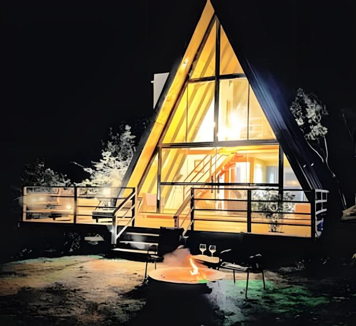 Chalé Recanto — cabana A-frame próxima ao lago com ofurô e cachoeira