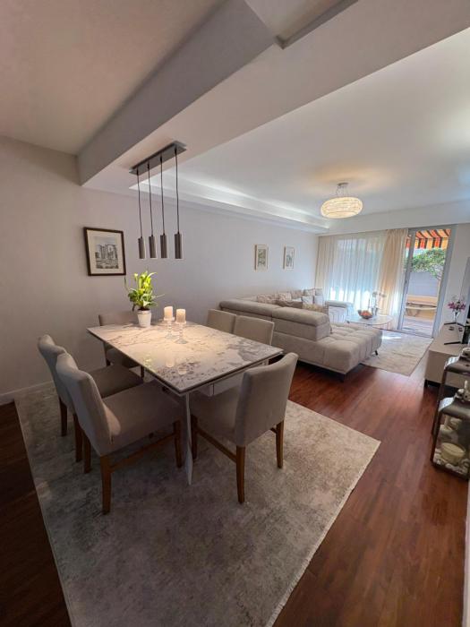 T4 - proche Monaco a 250m de la plage - 3 lits doubles -6 personnes