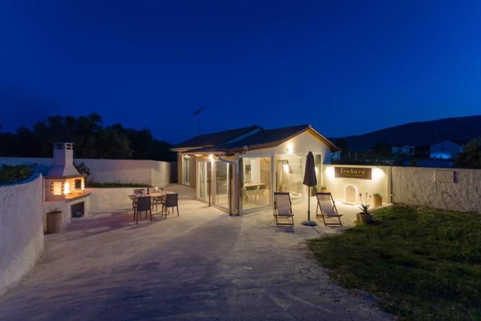 Icabaru private house with garden BBQ, near Laganas, Zakynthos