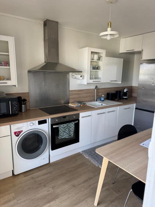 4 bedrooms - 2 bathrooms - Parking and balcony