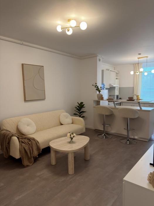 Modern Bright City Apartment Self check in