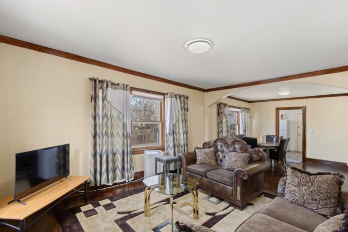 College Area 3BR