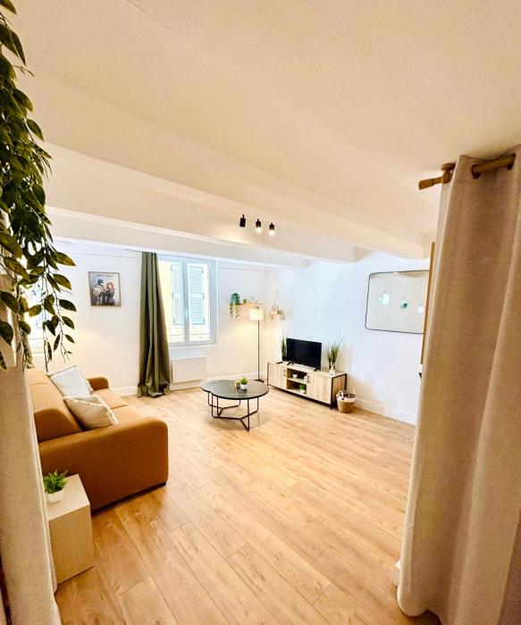 Studio neuf en hyper centre, moderne et calme