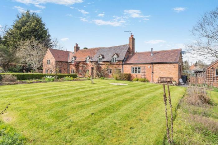 4 Bed in Shrawley oc-s34861