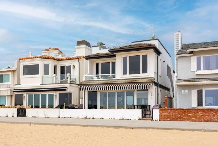 Beachfront Bliss • Rooftop Ocean Views 204 EOF B home
