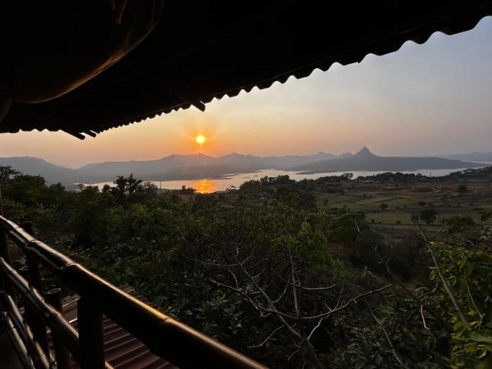 NESTORY bamboo cottage