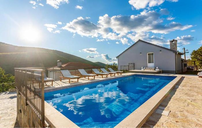 Stunning Home In Trilj