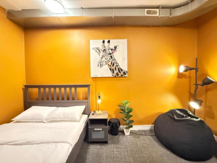 Downtown Private Room without Window