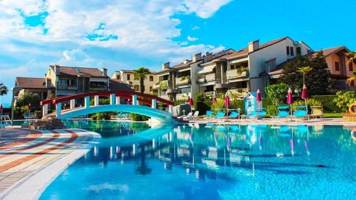 Residence The Green with Pool and Private Garden