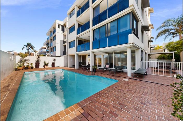 Alex Heads Coastal Stay Walk to Beach Pool & Views