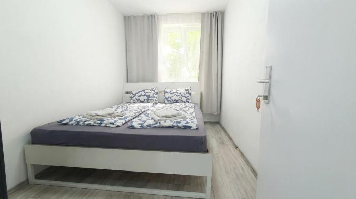 Quick Access to Vienna Center - Simple Private Rooms with WIFI
