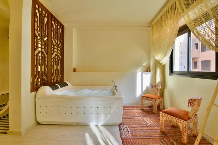 Marrakech Medina Vibes Private Jacuzzi Suite