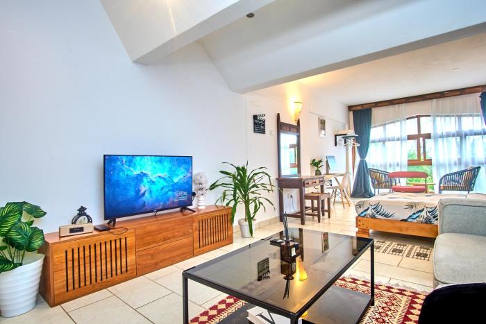 The Chillspot 2 with Beachfront, AC, Restaurant and Gym