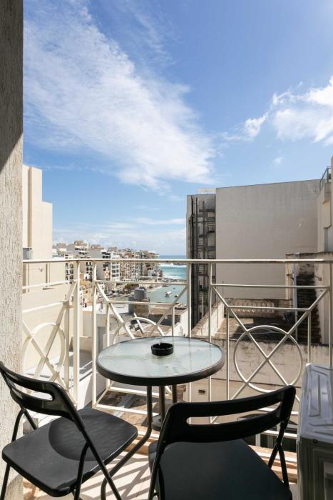 St Julians 2BDR Flat with Seaview by PMI Malta