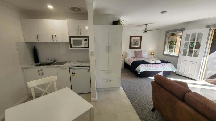 Riesling Trail & Clare Valley Cottages