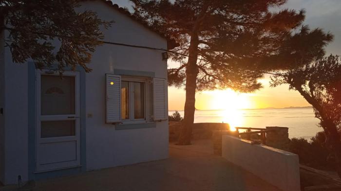 Το Χαρούμενο Σπίτι Στο Λιβαδι