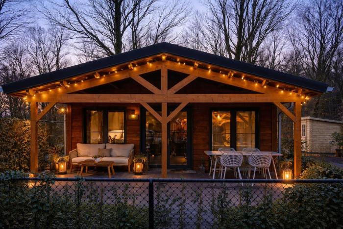 Luxe houten boshuis retreat met prive werkruimte