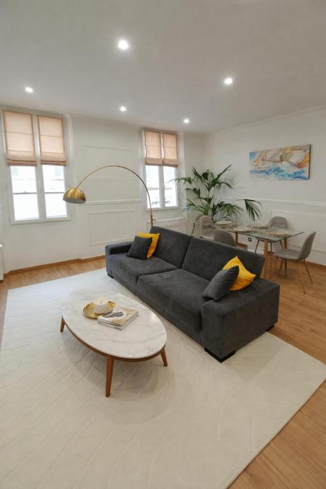 La Perle dAntibes beach and port 300 m away