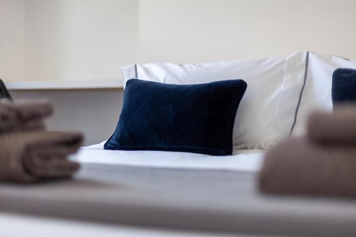 Spacious Studio Apartment - Earls Court, Chelsea & Kensington, West London