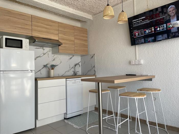 Studio cosy à 300 m de la plage idéal pour profiter de la vie nocturne été