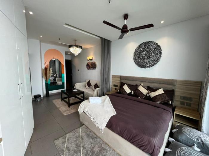 Hotel Nova Suites - Luxurious Stay In Noida