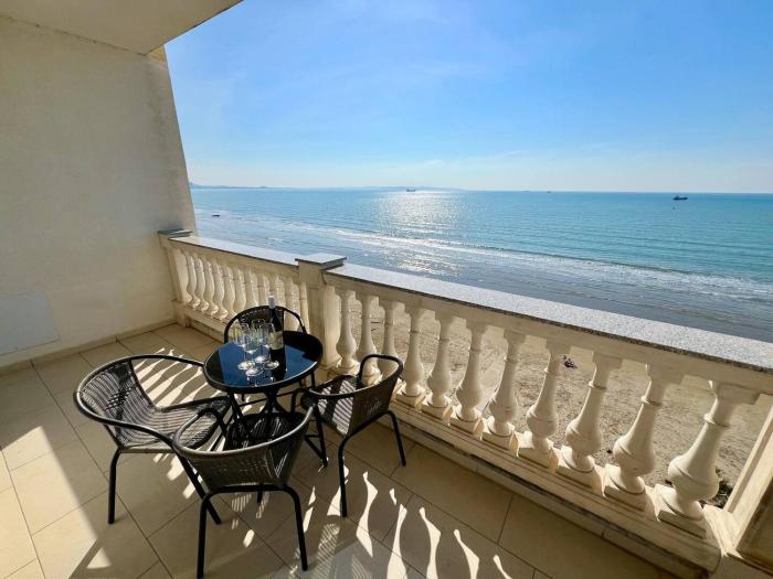 201 Meridiano View Apartment