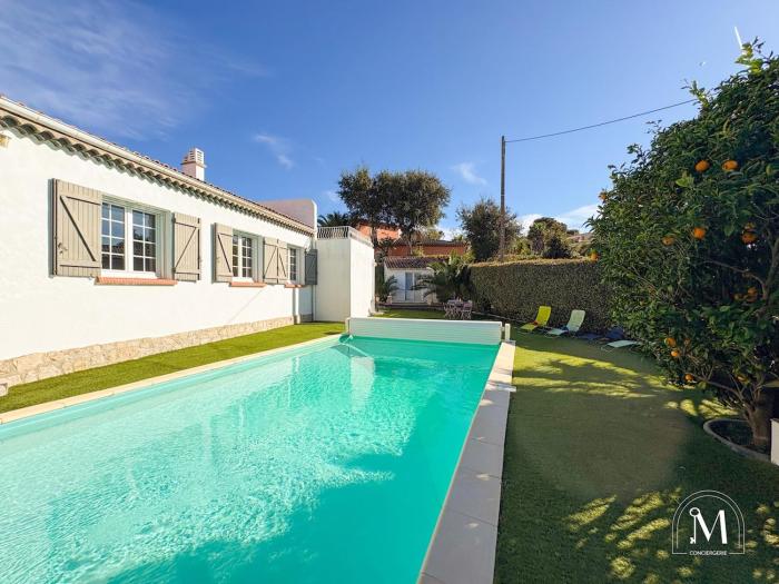 Haut de villa avec piscine et parking à Six-fours