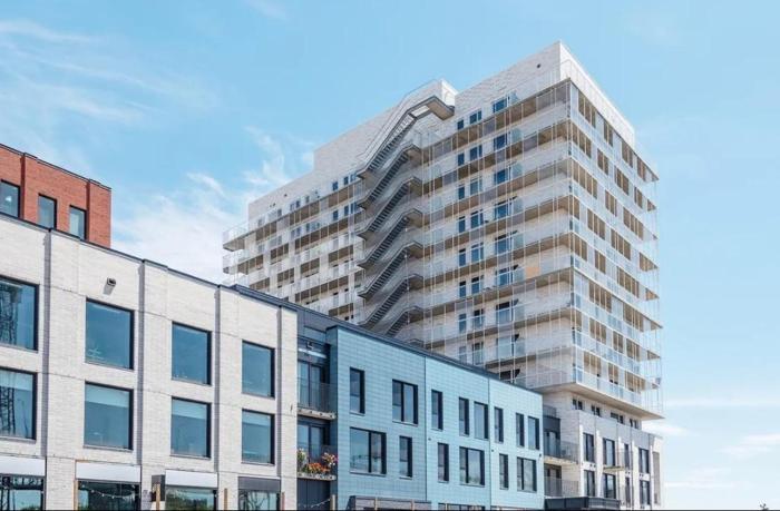 NICE FURNISHED CONDO Downtown Montreal - EC