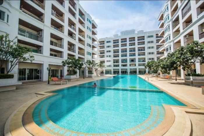 T W Jomtien Beach Resort