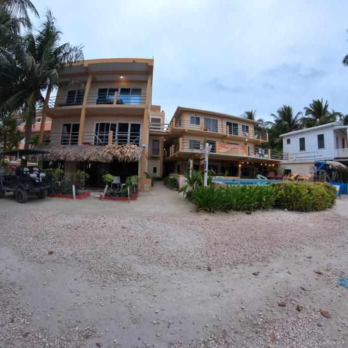 Beach Club Budget Rooms at Popeyes Caye Caulker