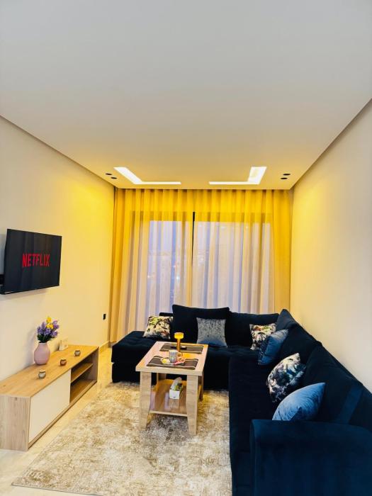 Modern Studio near CFC & Cheikh Khalifa - 2 Bathrooms - Parking