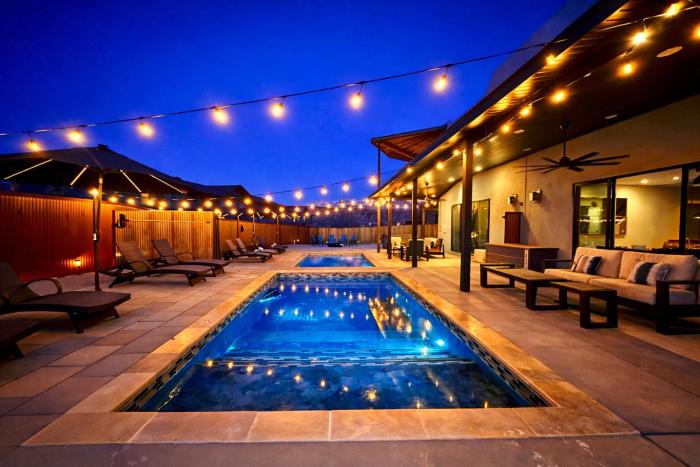 Moab Desert Hideaway 6-Bedroom Luxury Estate with Year-Round Pool & 2 Hot Tubs