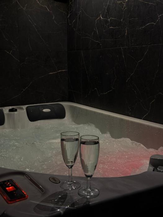 Lh loft and spa escapade à 2 avec jacuzzi privé