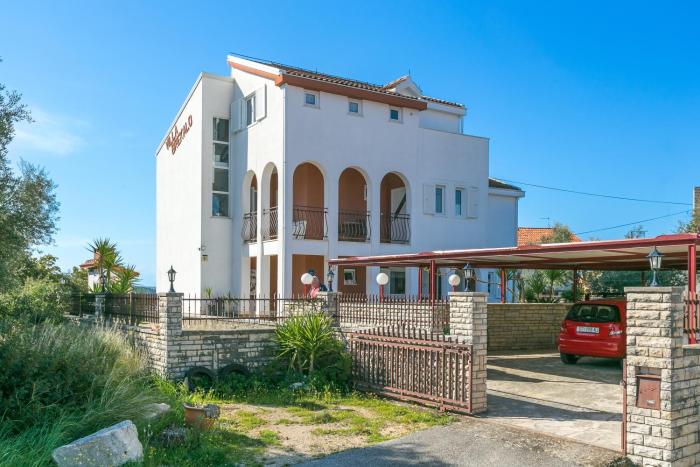 Apartments by the sea Trogir - 25303