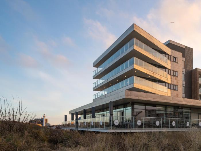 Luxury Seaview Apartment for 4