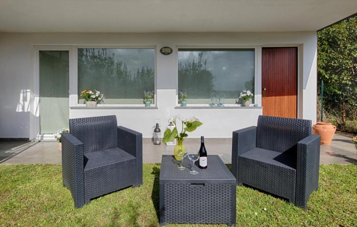 2 Bedroom Lovely Apartment In Camaiore