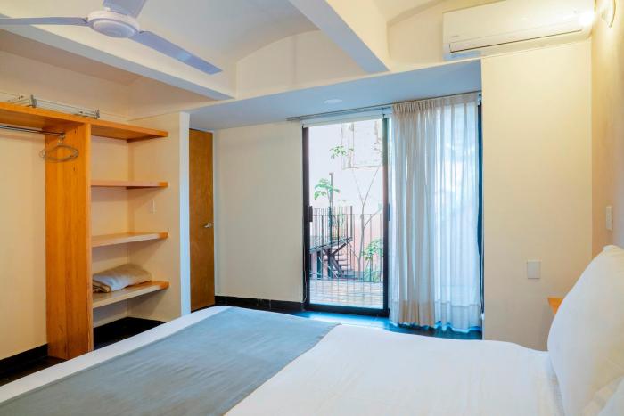 REGIONES - ISTMO · ASpacious 3 Bedroom Apt Upper Room