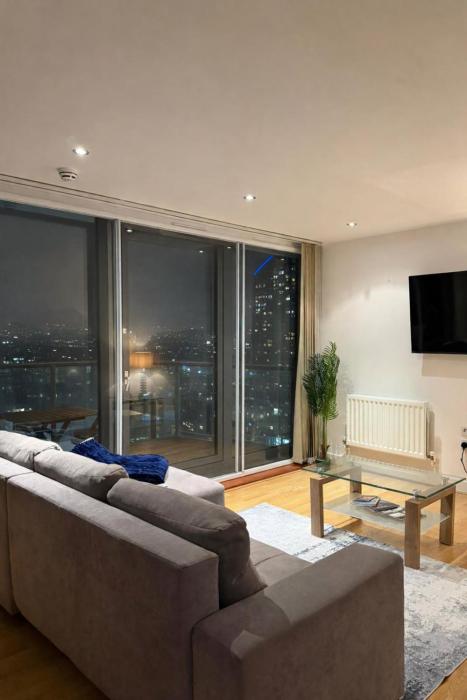 Luxury 2 bed Apt Canary Wharf