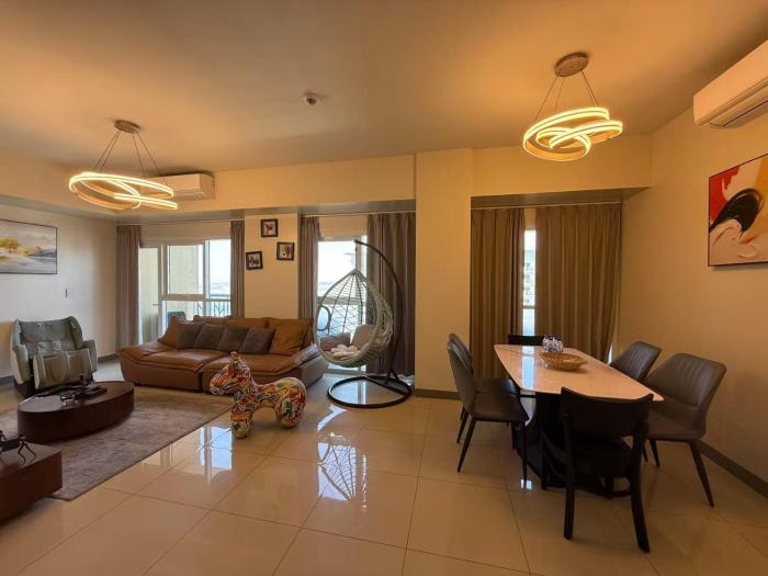 Luxury Spacious 3Bedrooms with Maids Room Bunkbed Massage Chair Bayview Free Pool & Parking Near Okada Manila Airports MOA Solaire